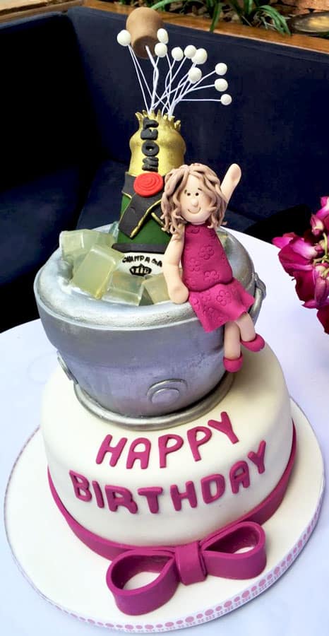 Champagne Bucket Cake: The Star of Your Celebration