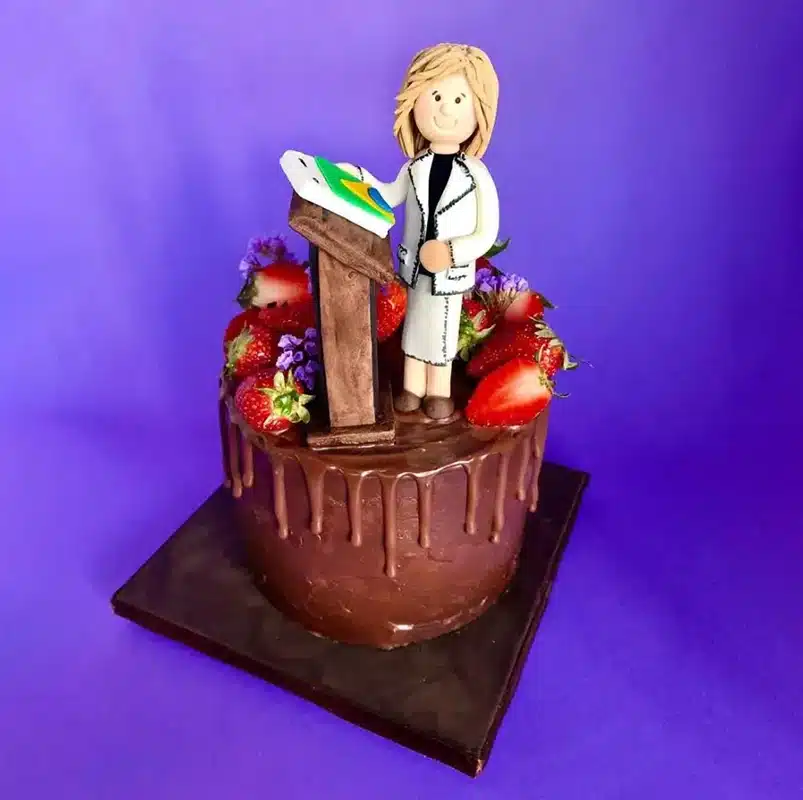 Judge's Cake with the Constitution: Justice and Flavor in Fondant