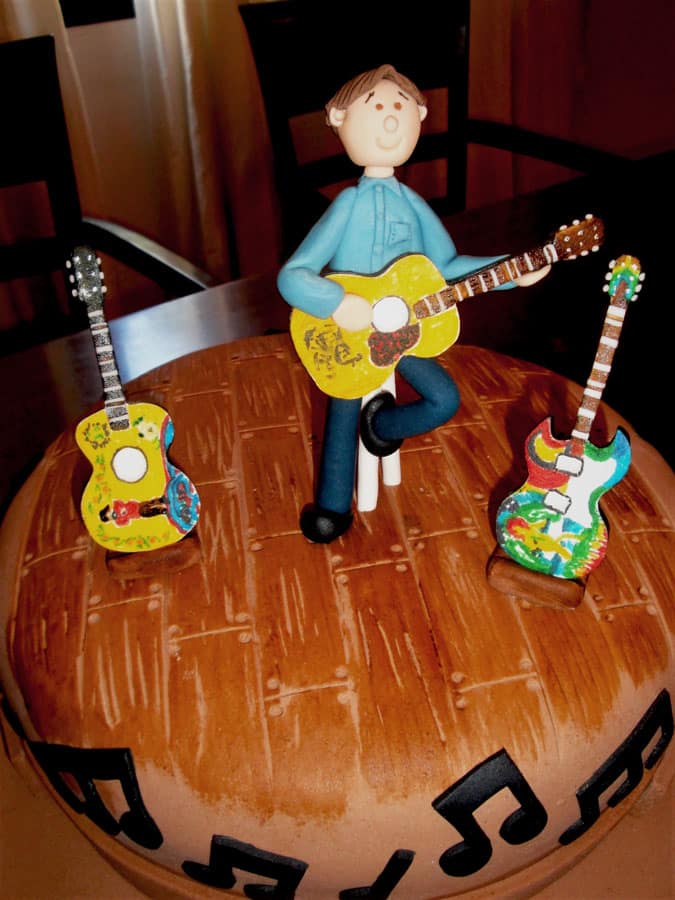 The Musician Father's Cake: A Symphony of Flavor and Creativity