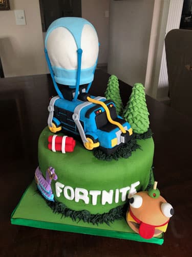 Fortnite Cake - Battle Bus Custom Fondant