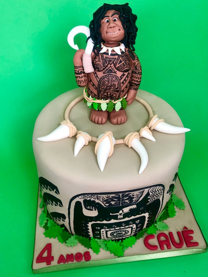 Maui Cake (Moana Disney): Tropical Adventure in Fondant