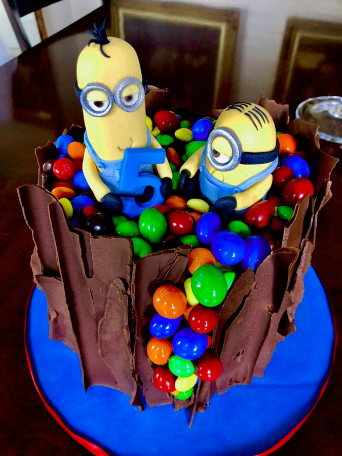 Minions Cake: Banana! Yellow Fever at Your Party