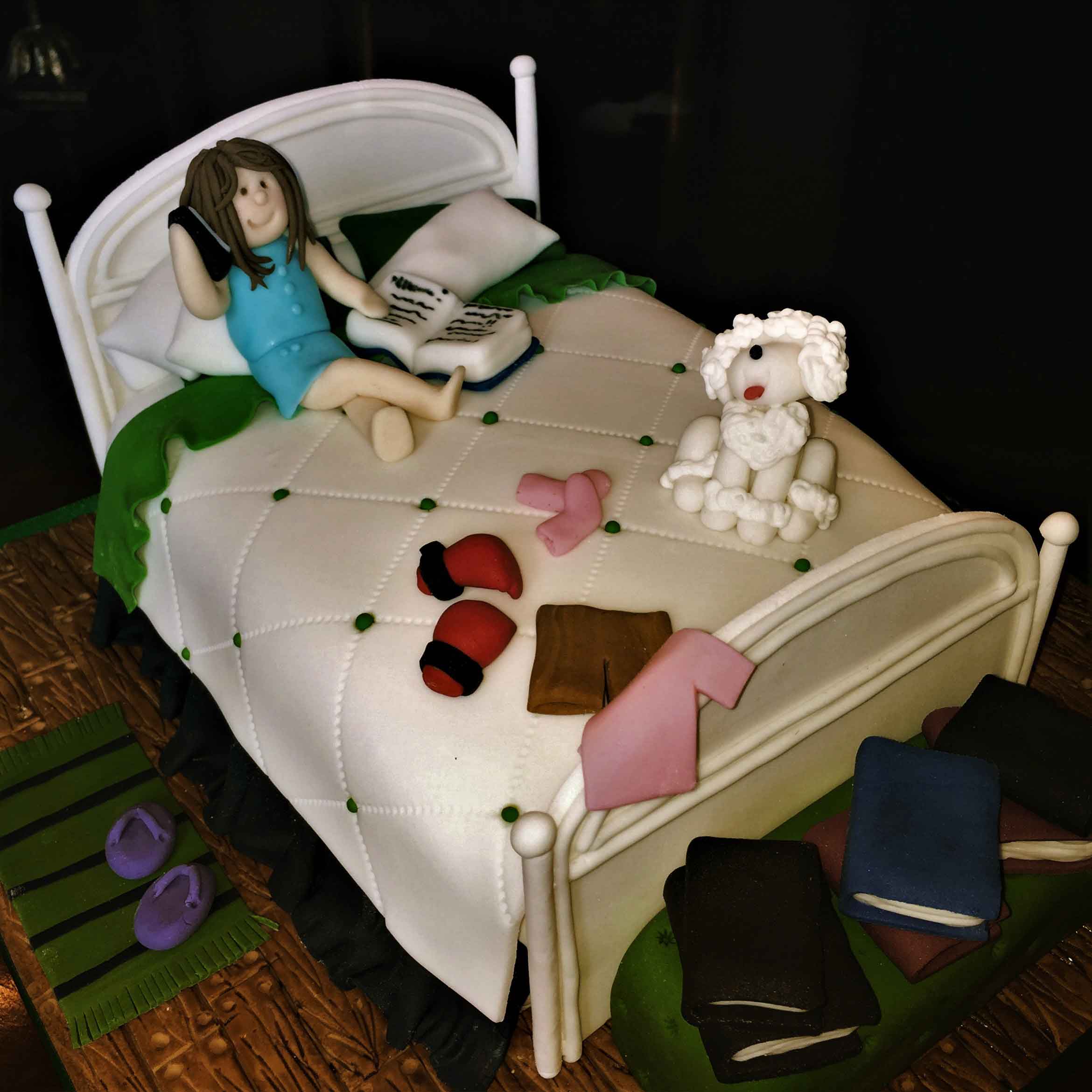 Teenager's Room Cake: Phone, Bed and Creative Fun