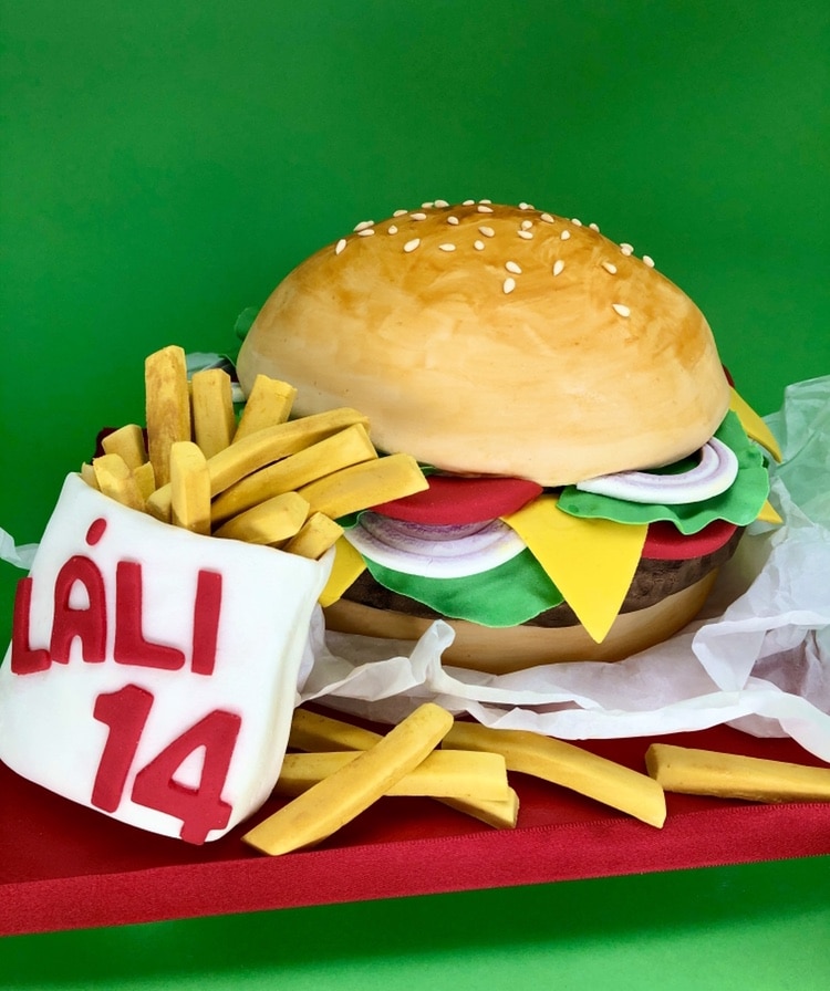 X Burger Cake with Fondant: Looks Almost Real