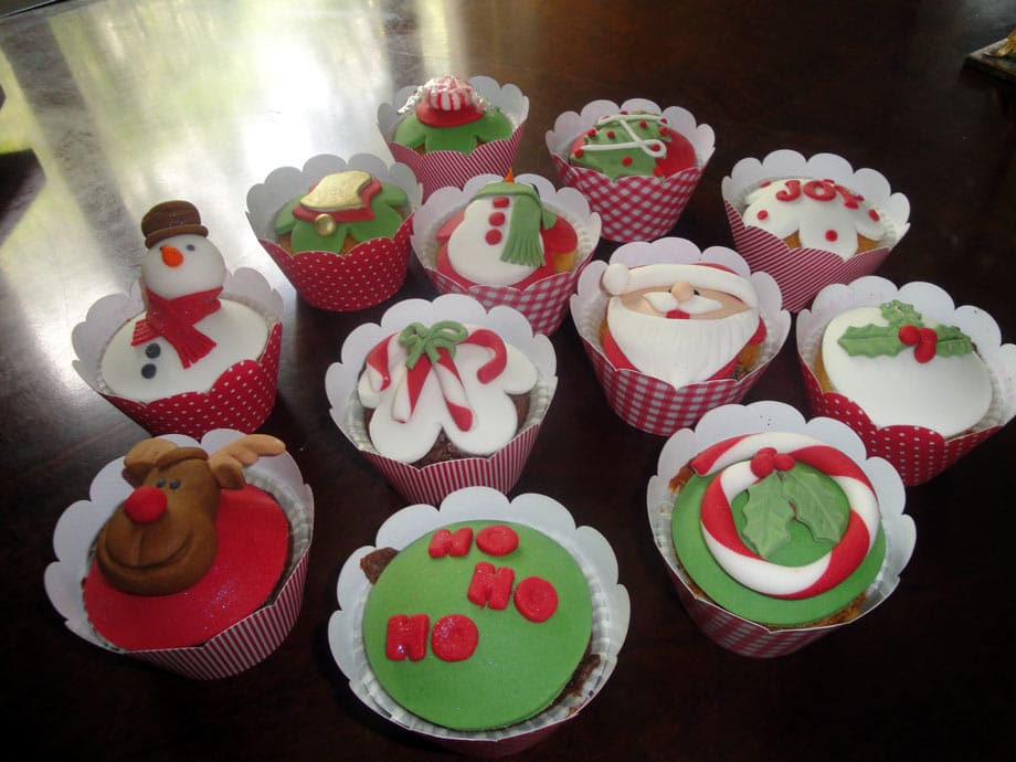 Christmas cupcakes decorated with fondant