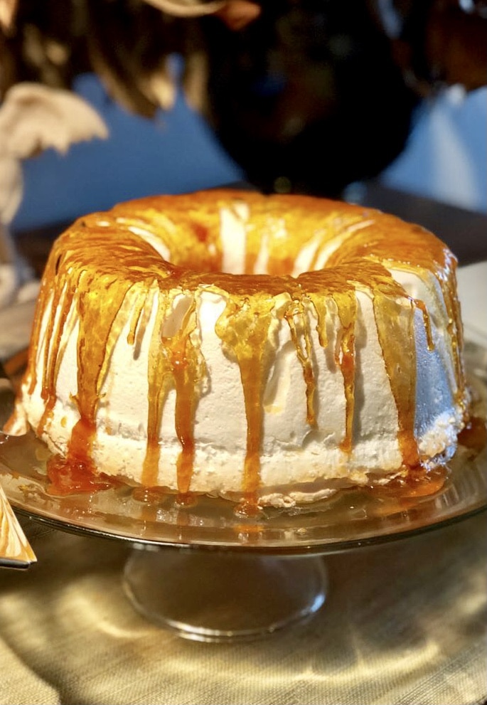 Egg white pudding with delicate syrup